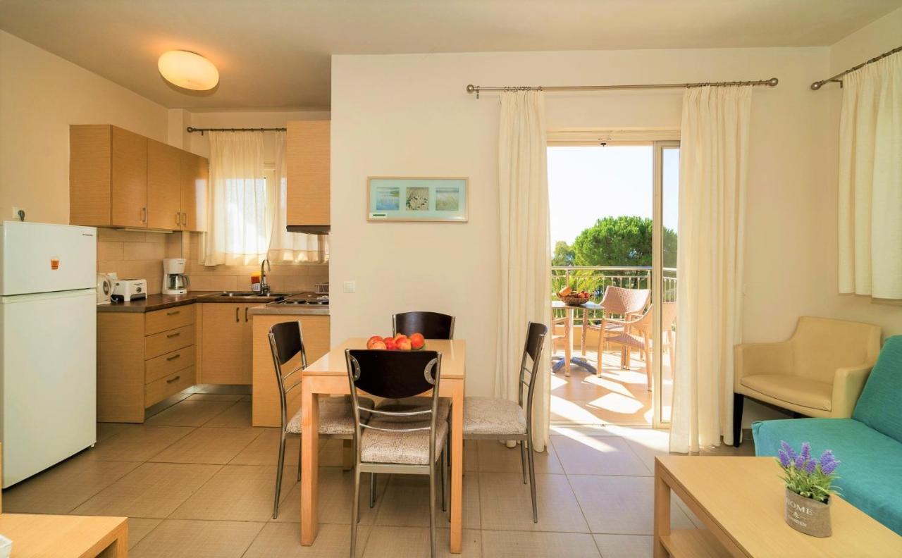 Vereniki Apartments Finikounta Ngoại thất bức ảnh